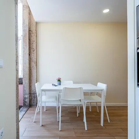 Close To Everything Your Gray Prm 2t Apartment *